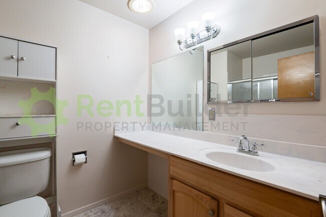 Building Photo - Call to schedule a showing at 505-808-6467