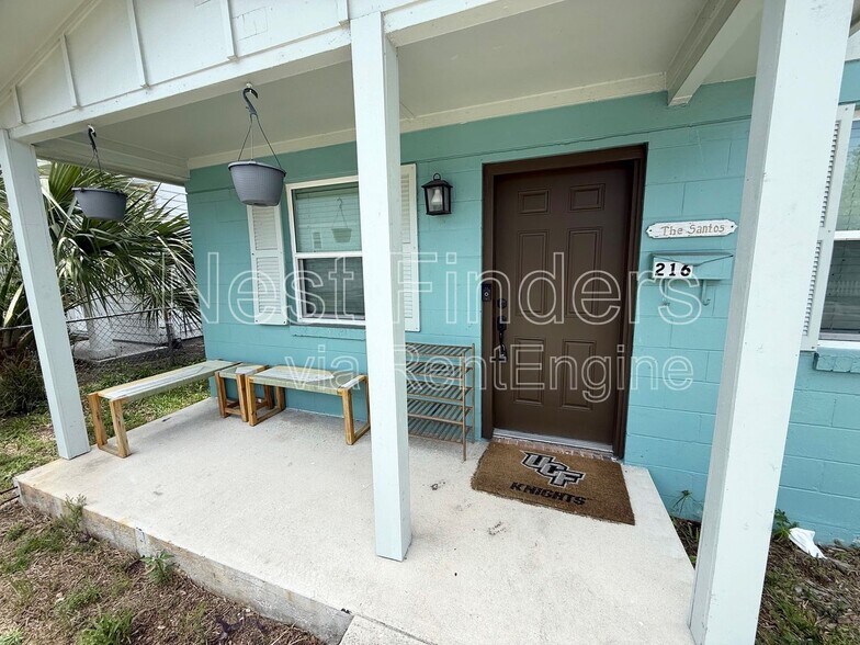 Building Photo - 216 9th St S