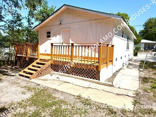 Building Photo - 326 Victor St