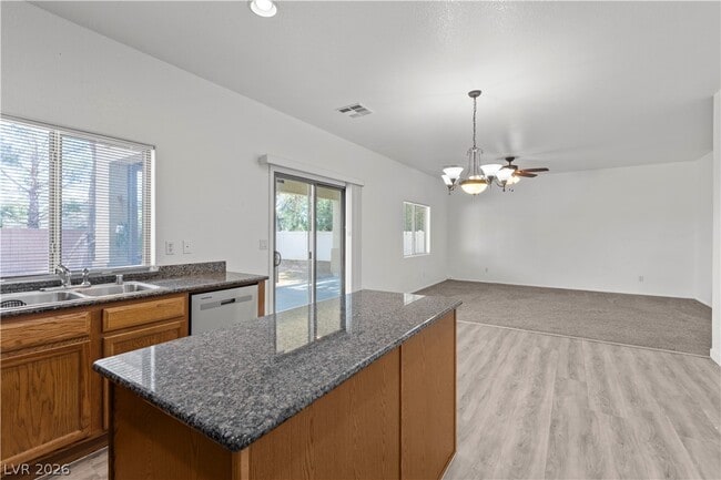 Building Photo - 5724 Grandmother Hat St