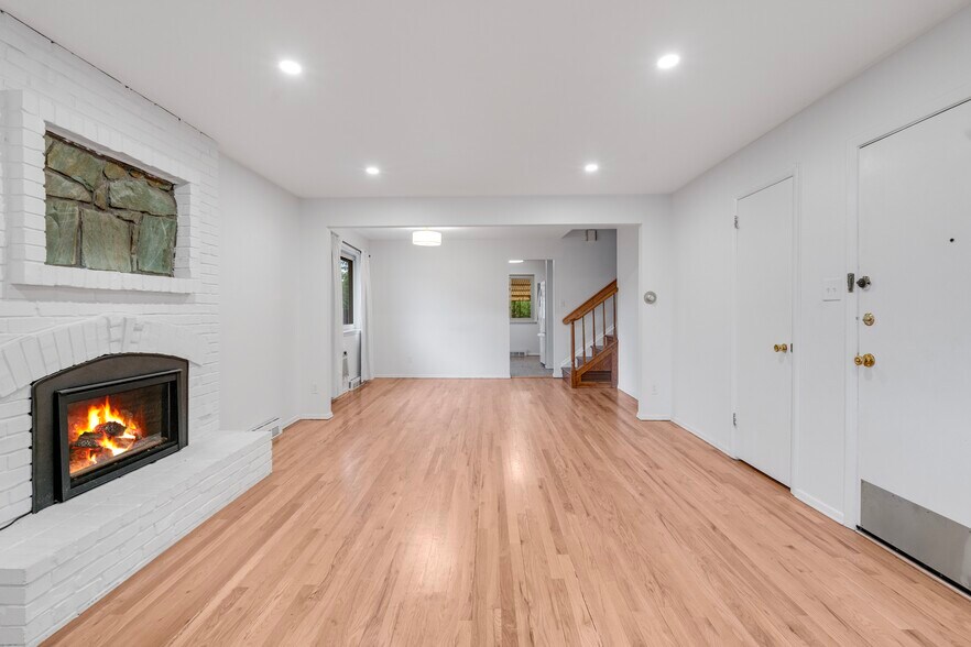 Building Photo - 902 Dunston St