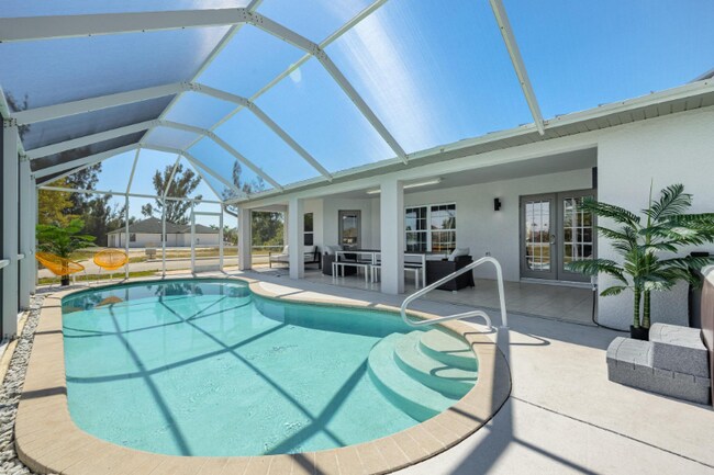 Building Photo - 2211 Surfside Blvd