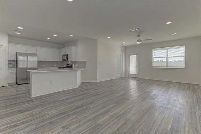 Building Photo - 301 Tequilana Pass