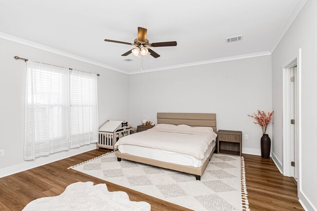 Building Photo - 3 Bedroom Home in River Hills