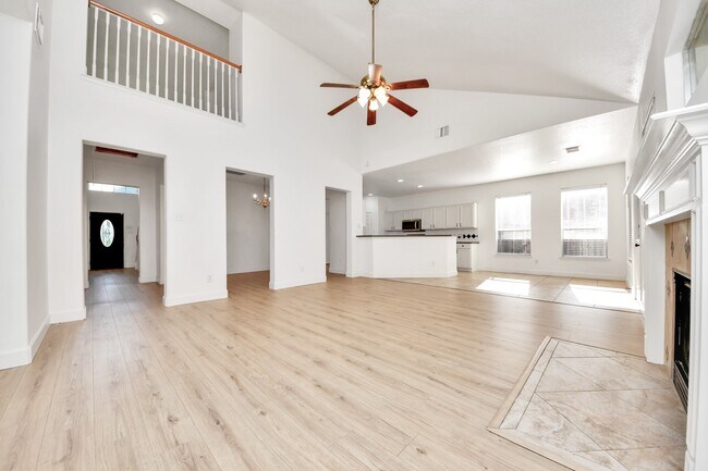 Building Photo - 13515 Scarab Dr