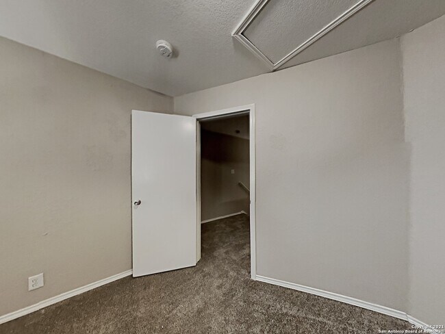 Building Photo - 1111 Ranger Peak