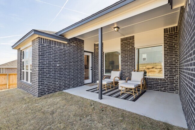 Building Photo - Modern Comfort Meets Turn-Key Living in Owasso’s Newest Build