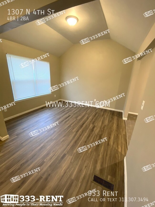 Building Photo - 1307 N 4th St