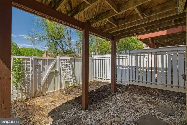 Building Photo - 1490 Autumn Ridge Cir