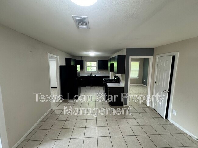 Building Photo - 509 Stimpson St