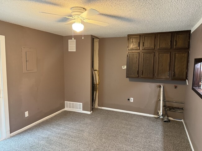 Building Photo - 5014 Hagemann St