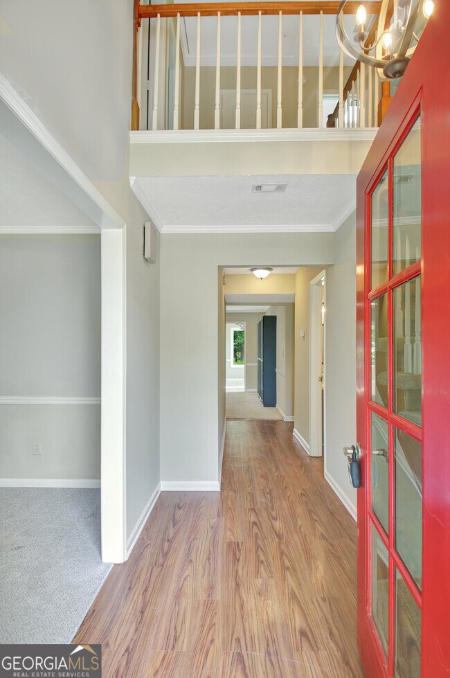 Building Photo - 303 Calgary Dr