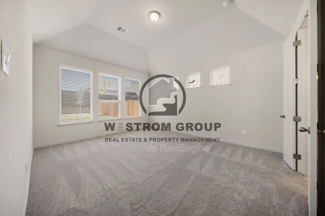 Building Photo - 912 Alberta Spruce Rd