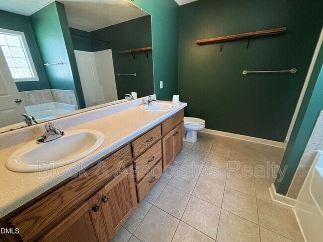 Building Photo - 2228 Stornoway Ct