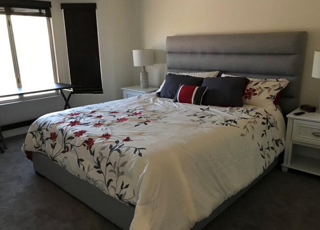 Building Photo - Sun City - Short Term Rental - Fully Furnished