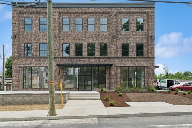 Primary Photo - 153 Greenwich Ave