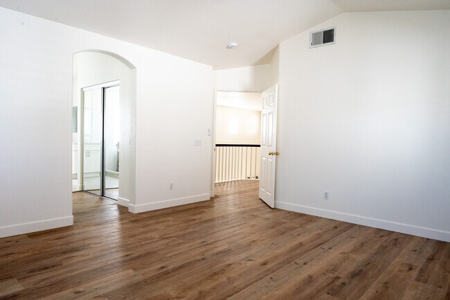 Building Photo - 15747 Roan Rd