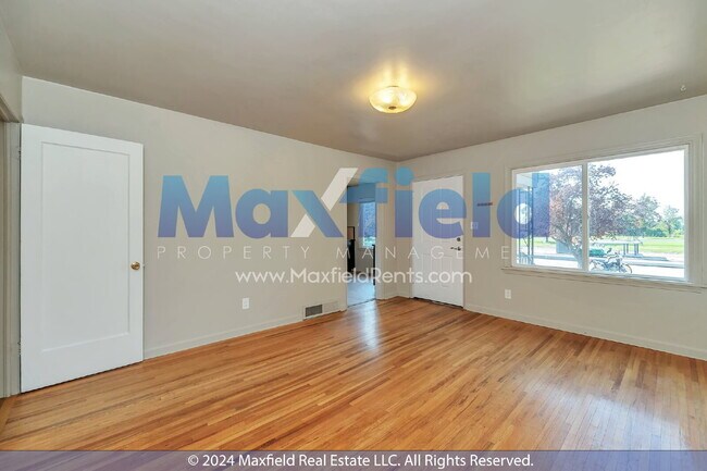 Building Photo - SUGAR HOUSE - 3 BD 1 BA Pet Friendly