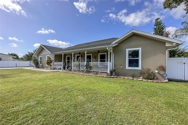 Building Photo - 5572 Myakka Ave