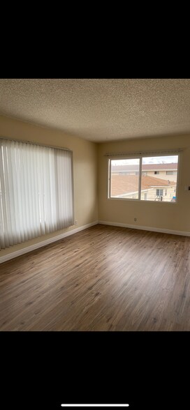 Building Photo - 4380 W 136th St