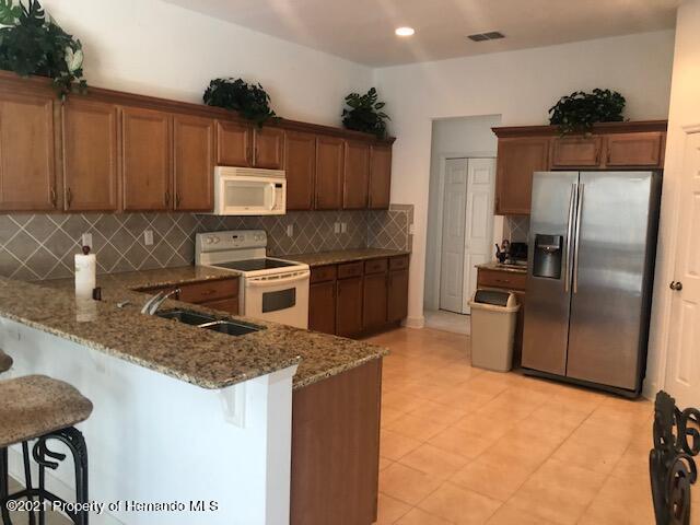 Building Photo - 5525 Thorngrove Way