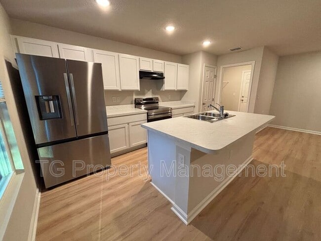 Building Photo - 2235 Orchard St