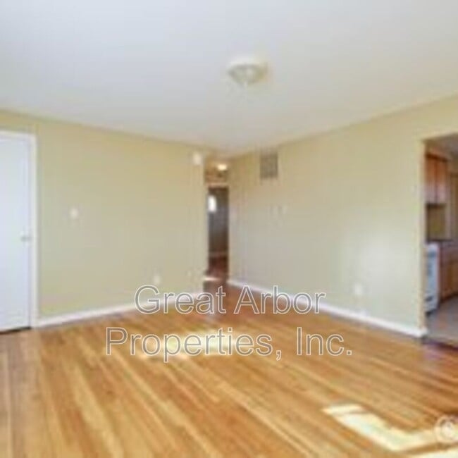 Building Photo - 1062 Rambling Rd