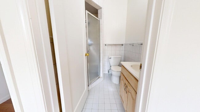 Building Photo - Outer Richmond | Spacious 3BR/2BA Flat