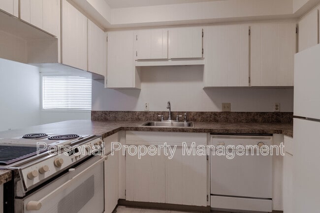 Building Photo - 7310 NE 16th Ave