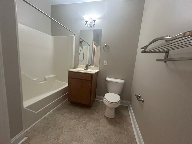 Building Photo - 300 Gateway Condos Dr