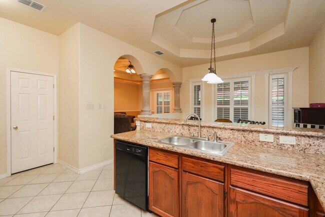 Building Photo - 1237 Whisper Hill Dr