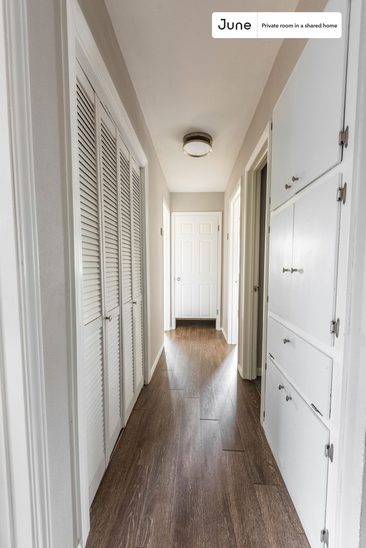 Building Photo - Private bedroom in 3 bed/2 bath Home