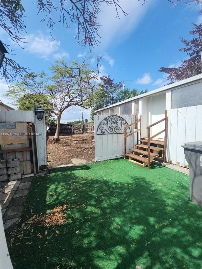 Building Photo - 9165 Highpoint Dr