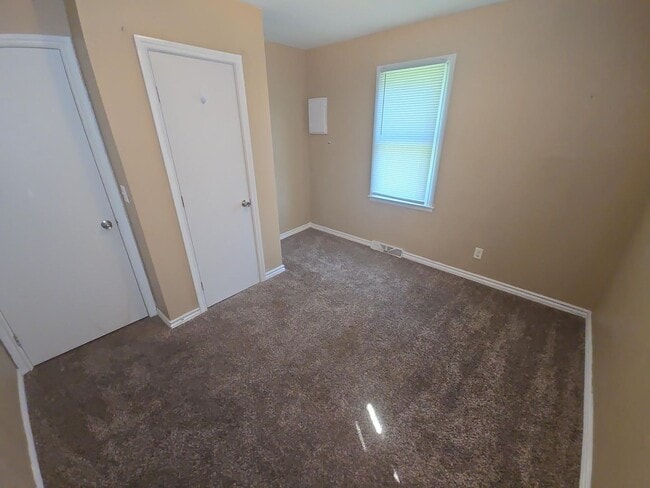 Building Photo - Charming 3-Bedroom Home with Large Yard