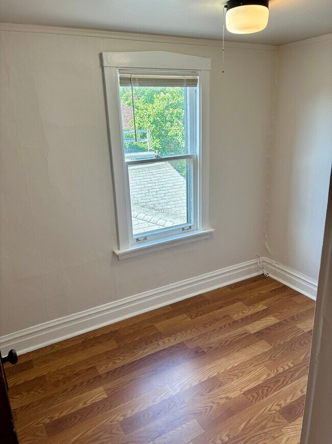 Building Photo - 4556 N Merrimac Ave