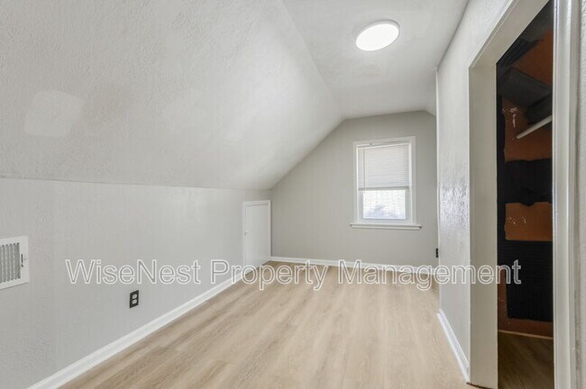 Building Photo - 5760 College Ave