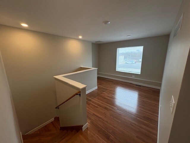 Building Photo - 300 N Independence St