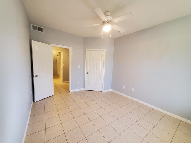 Building Photo - 2209 Hancock Dr