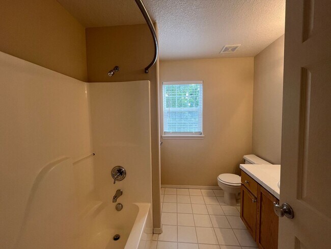 Building Photo - Freshly Painted!  Gorgeous Orenco Gardens ...