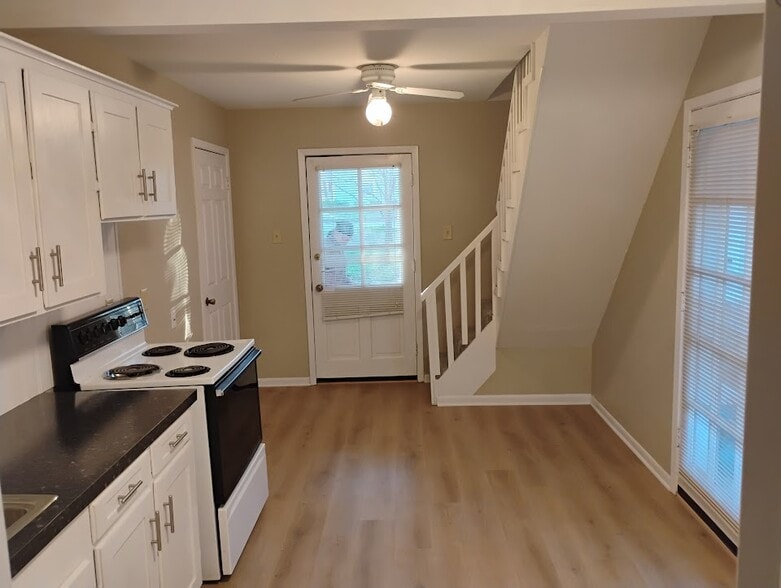 Building Photo - 504 N Newsom St