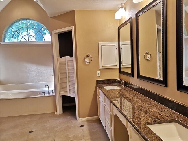 Building Photo - 16714 Rustic Colony Dr