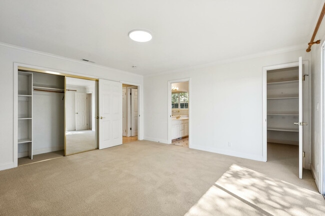 Building Photo - 114 San Marino Dr