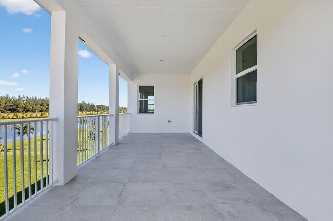 Building Photo - 15120 Wildwood Cir