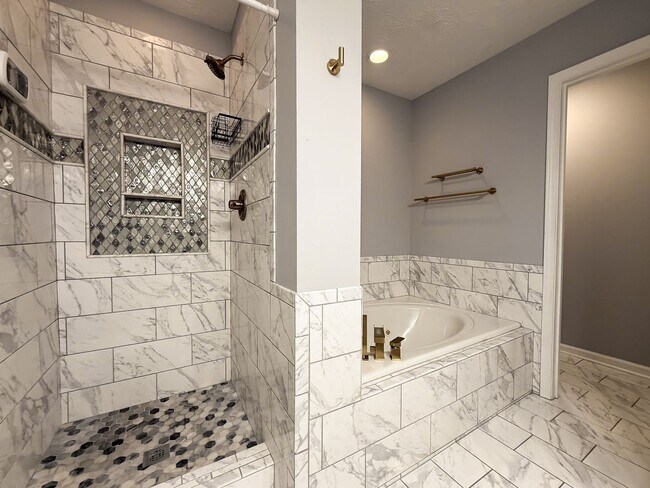 Building Photo - 2018 Tranquil Ln