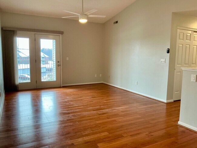 Building Photo - 135 Dale Hollow Dr