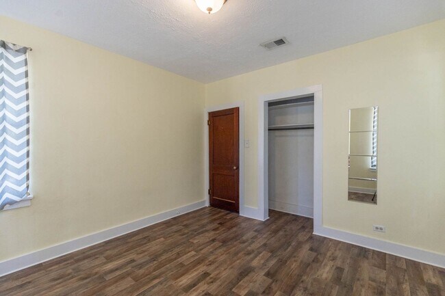 Building Photo - BILOXI - ADORABLE LITTLE COTTAGE - CLOSE TO KEESLER AND THE BEACH