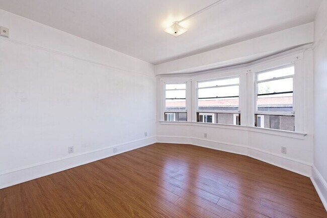 Building Photo - 2139 Grant St