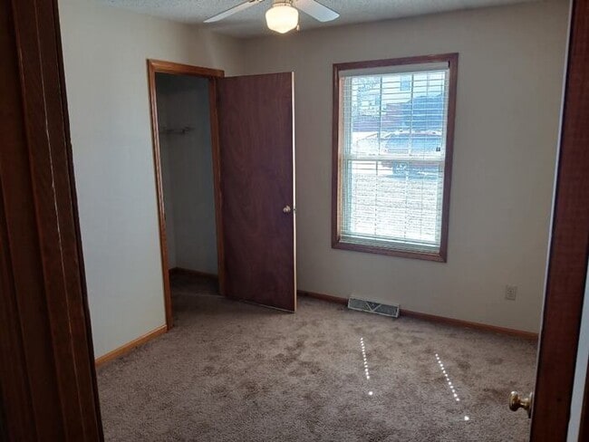 Building Photo - COMING SOON!!! 3 BEDROOM HOUSE!