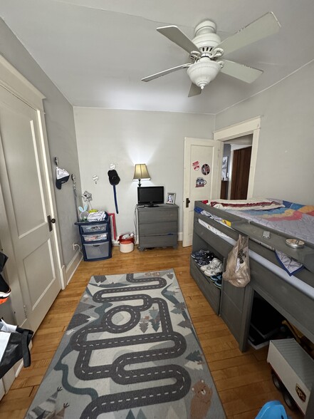 Second bedroom - 6821 W Lloyd St