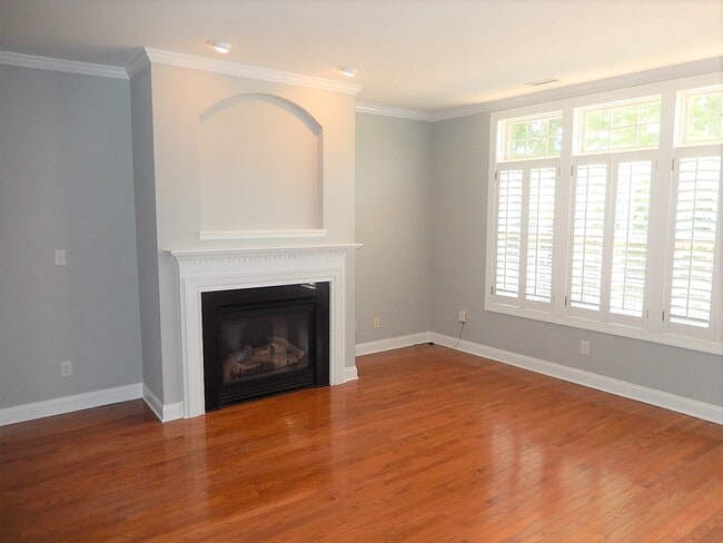 Building Photo - 2927 Imperial Oaks Dr